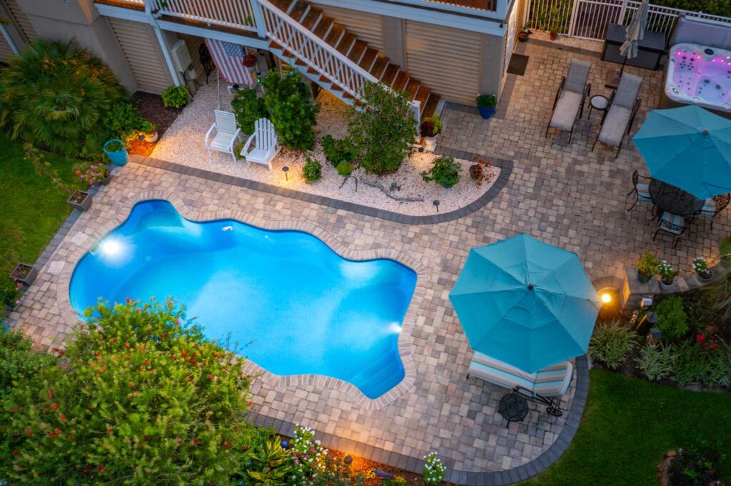 f-162-1-15643340_E7yiFOMs_2033LaurelSpringsLn-KeenEyeMarketing-008