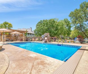 Vinyl Pool with Auto Cover