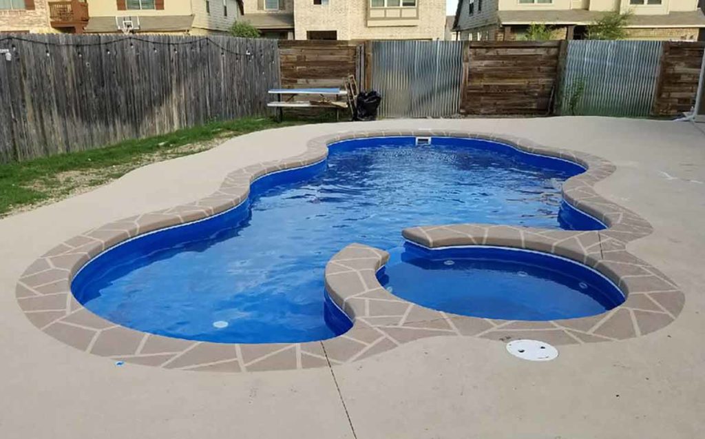 Laguna Deluxe Fiberglass Pool