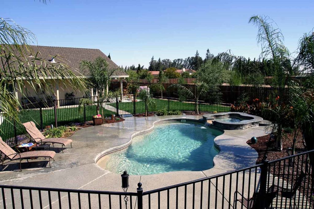 Laguna Fiberglass Pool