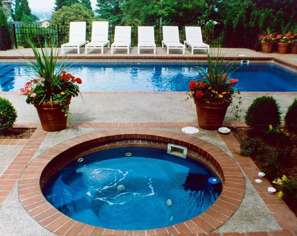 Lake Shore Fiberglass Pool