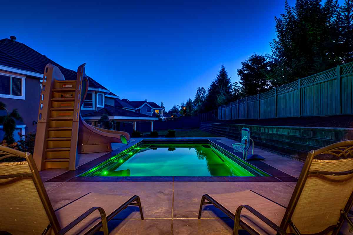 St. Thomas 14' x 31' 6" Model Pool Latham Pool