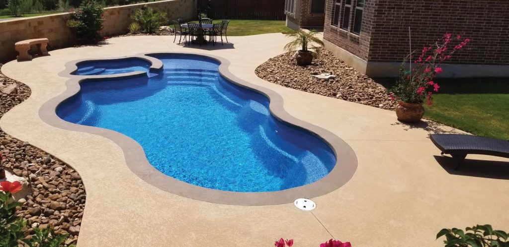 Latham Fiberglass Cancun Deluxe | Sapphire Blue inground pool