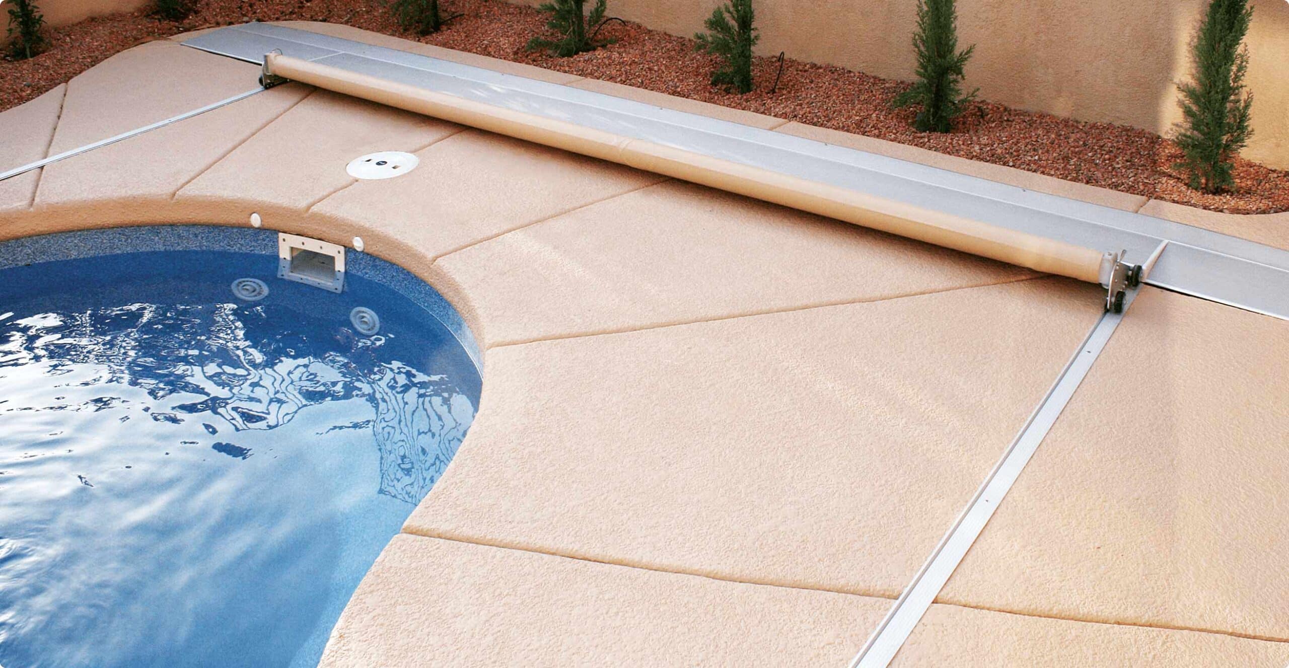freeform fiberglass swimming pool with auto safety cover