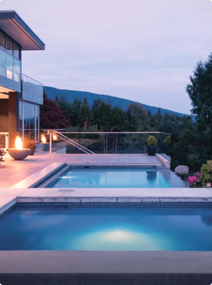 Surround your spa with firebowls and torches to set the mood for evenings under a starlit sky.