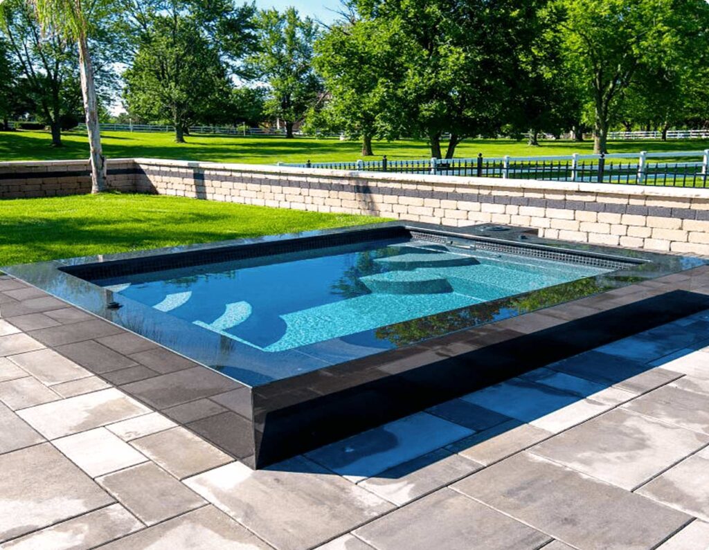 05_t_product-overview_spas_royal-classic_11latham-royal-spa-tiles.jpg_2x